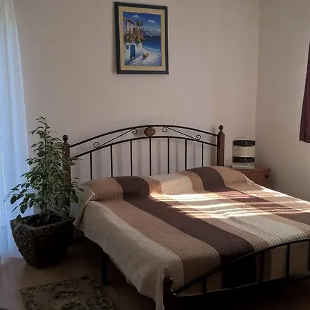 With A Parking Space - 11288 * بولا