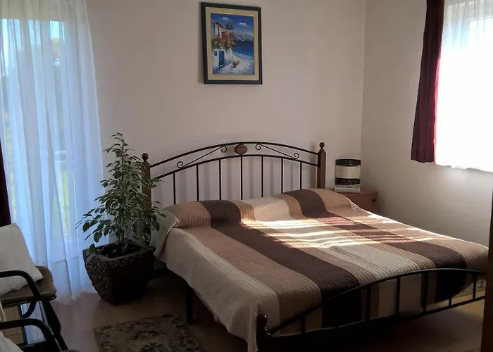 With A Parking Space - 11288 * Pula