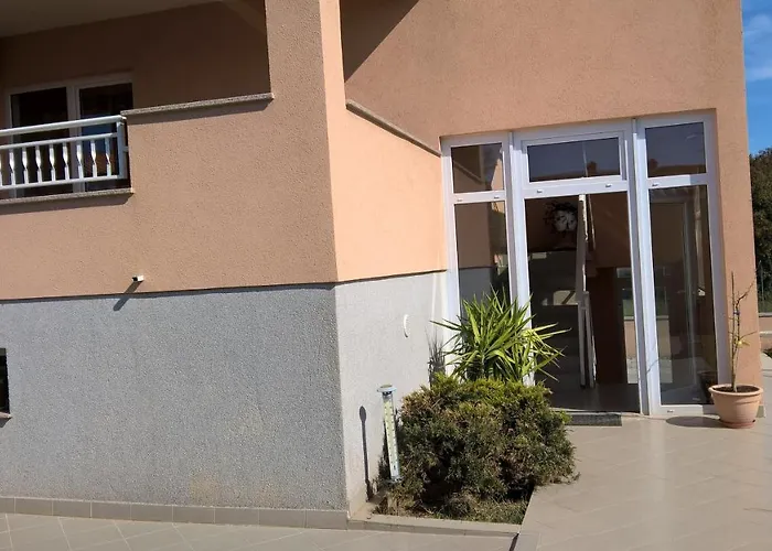 Apartment With A Parking Space - 11288 Pula